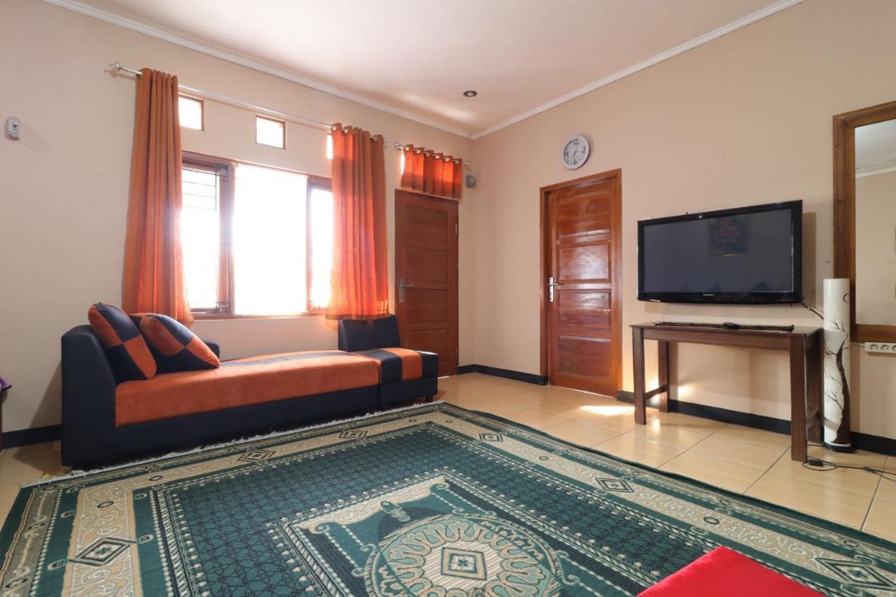 Lembur Incu Syariah Villa & Resto Lembang Exterior photo